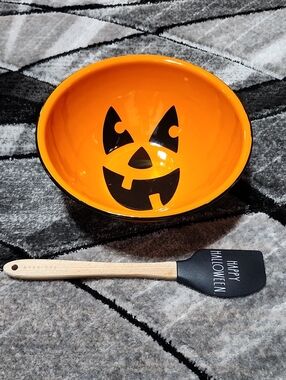 ENAMEL JACK-O-LANTERN BOWL & RAE DUNN HAPPY HALLOWEEN SPATULA BUNDLE